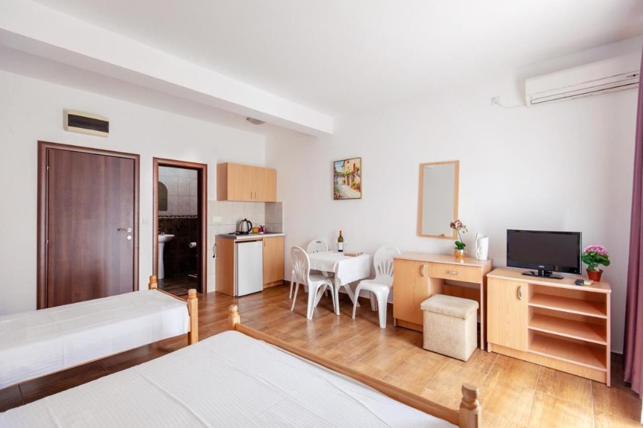 Apartmani Franeta Budva Bagian luar foto